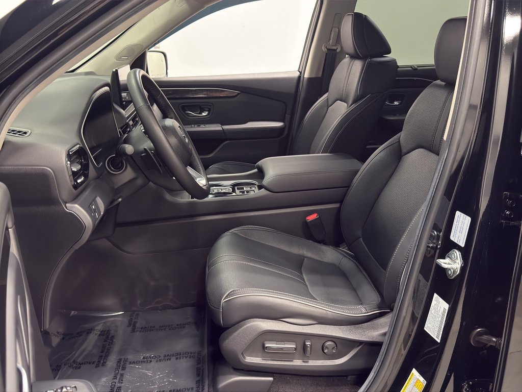 Used 2025 Honda Pilot Elite image 10