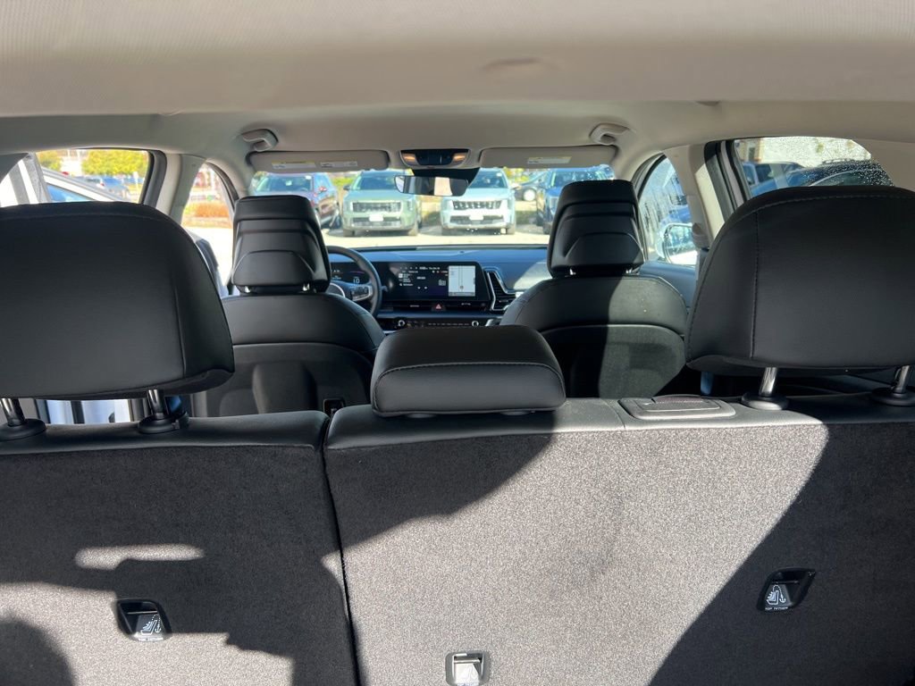 Certified 2025 Kia Sportage EX image 13