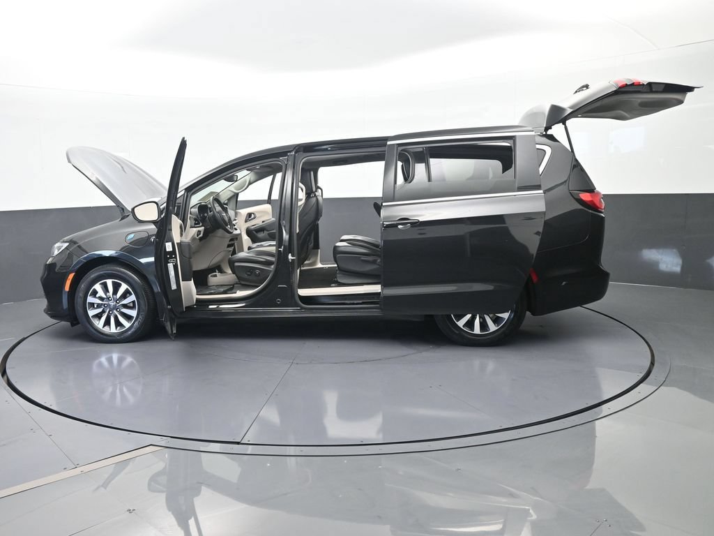 Used 2023 Chrysler Pacifica Touring-L FWD image 73