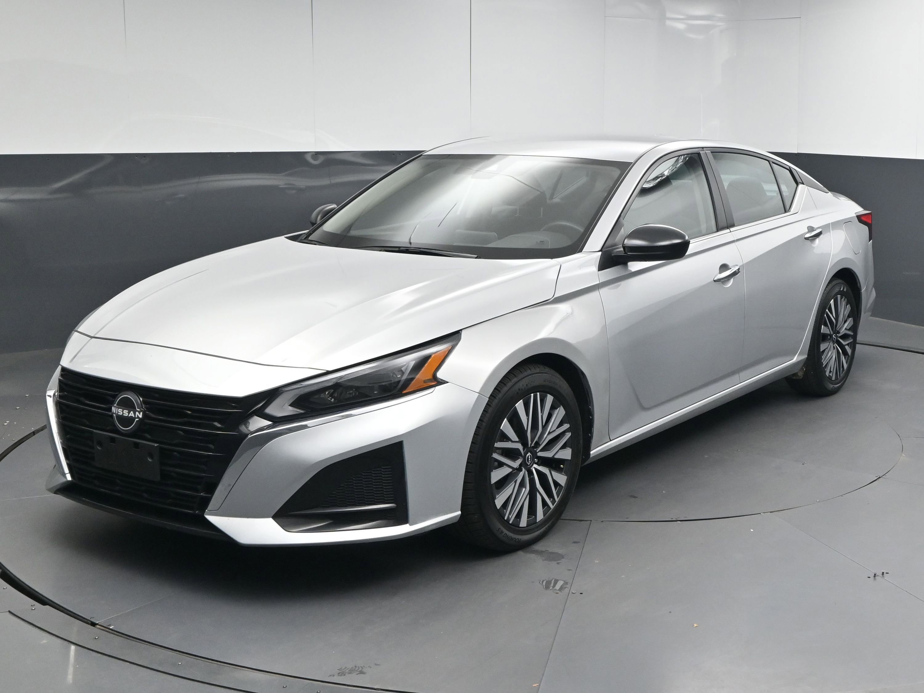 Certified 2024 Nissan Altima 2.5 SV image 4