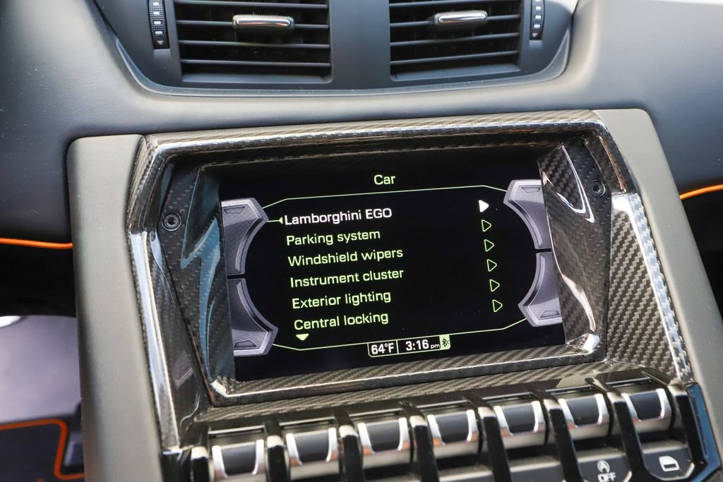 Used 2019 Lamborghini Aventador SVJ AWD/4WD image 19