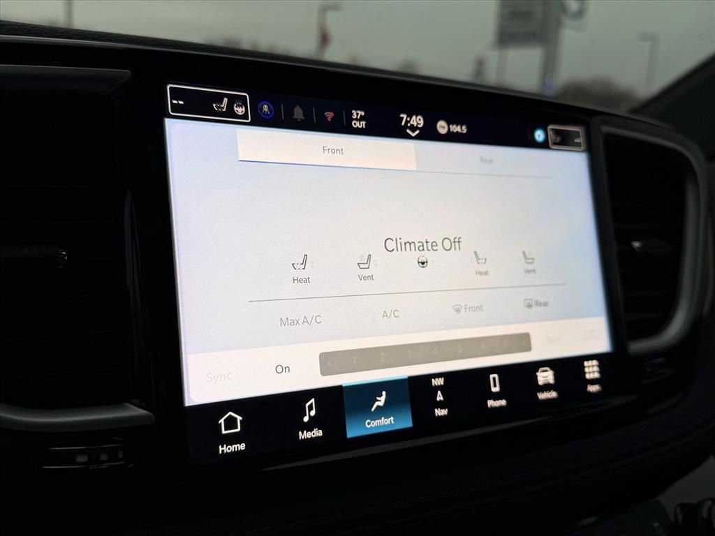 Used 2024 Chrysler Pacifica Pinnacle image 21