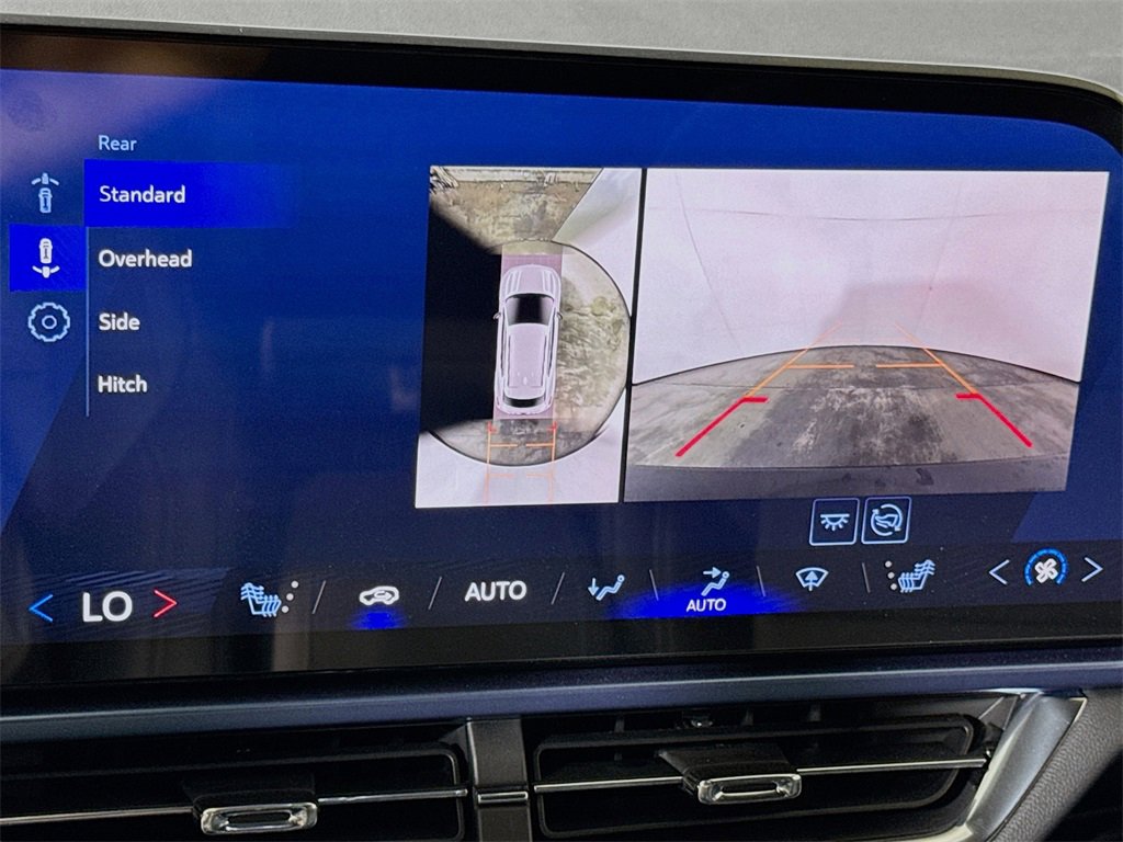 New 2025 Chevrolet Equinox EV LT image 9