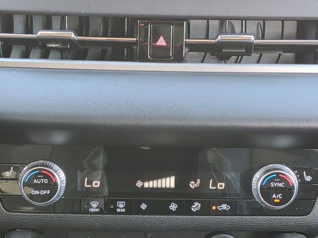 Used 2024 Mitsubishi Outlander SE Black Edition image 4