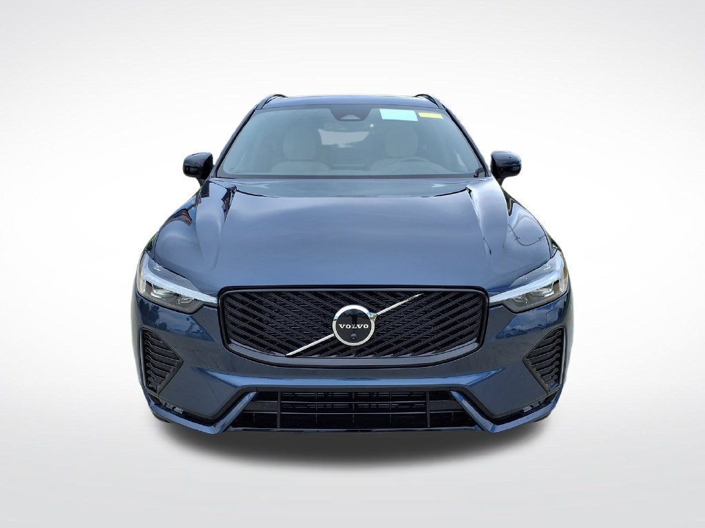 New 2026 Volvo XC60 B5 Plus w/ Protection Package Premier AWD/4WD image 2