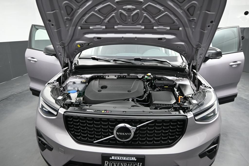 Used 2026 Volvo XC40 B5 Plus AWD/4WD image 16