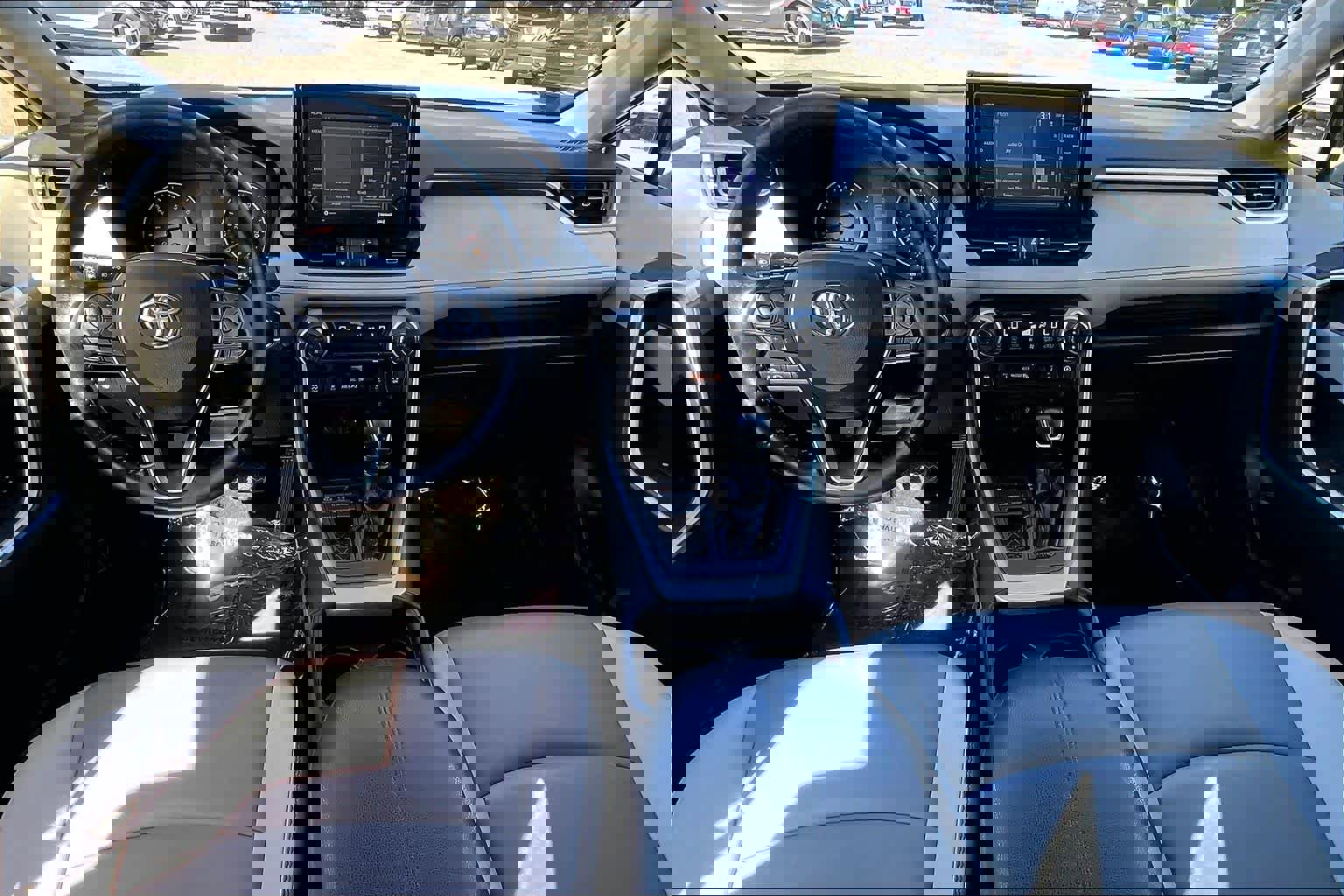 Used 2021 Toyota RAV4 XLE Premium FWD image 15