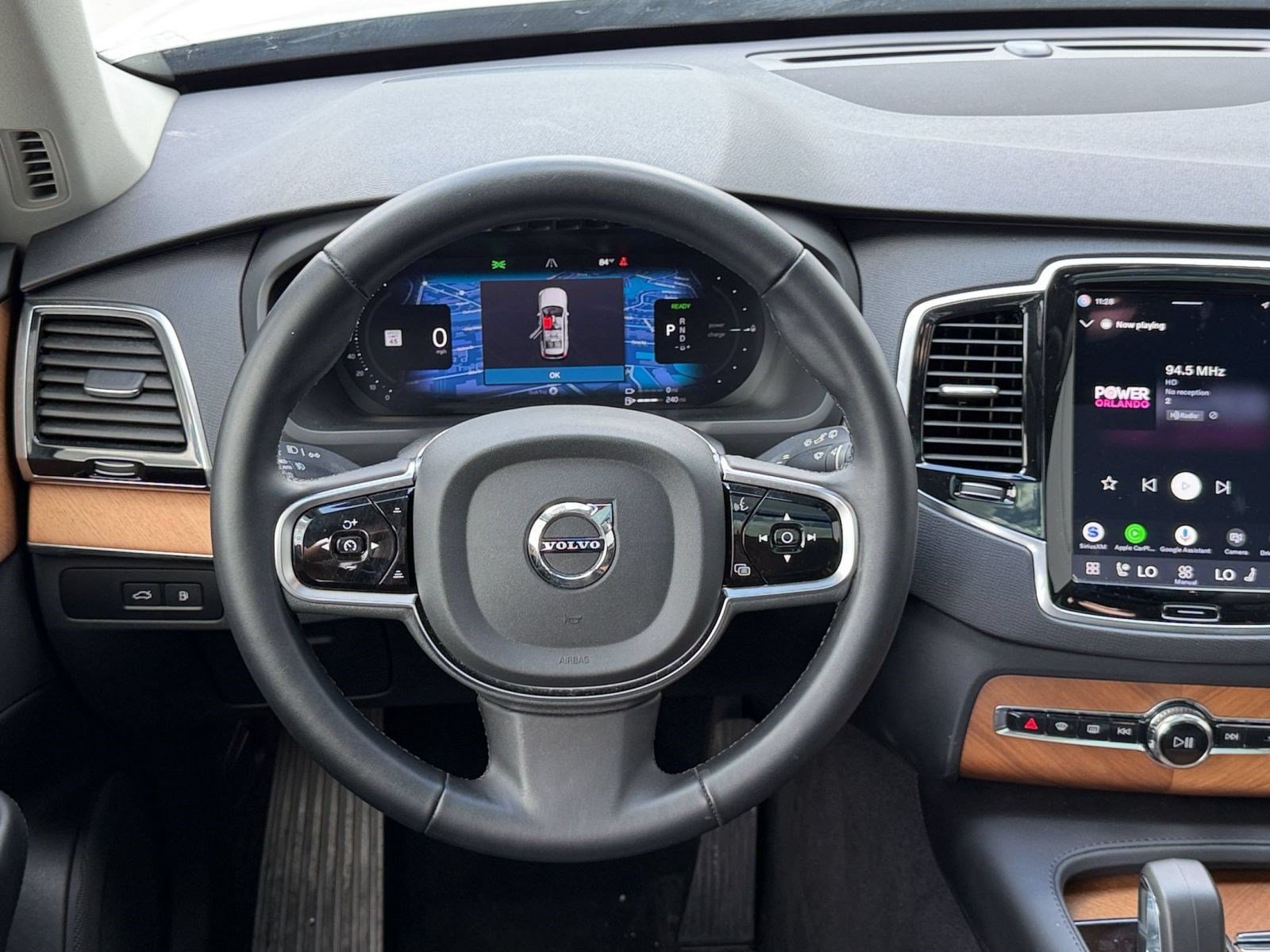 Used 2024 Volvo XC90 T8 Plus w/ Protection Package Premier AWD/4WD image 11