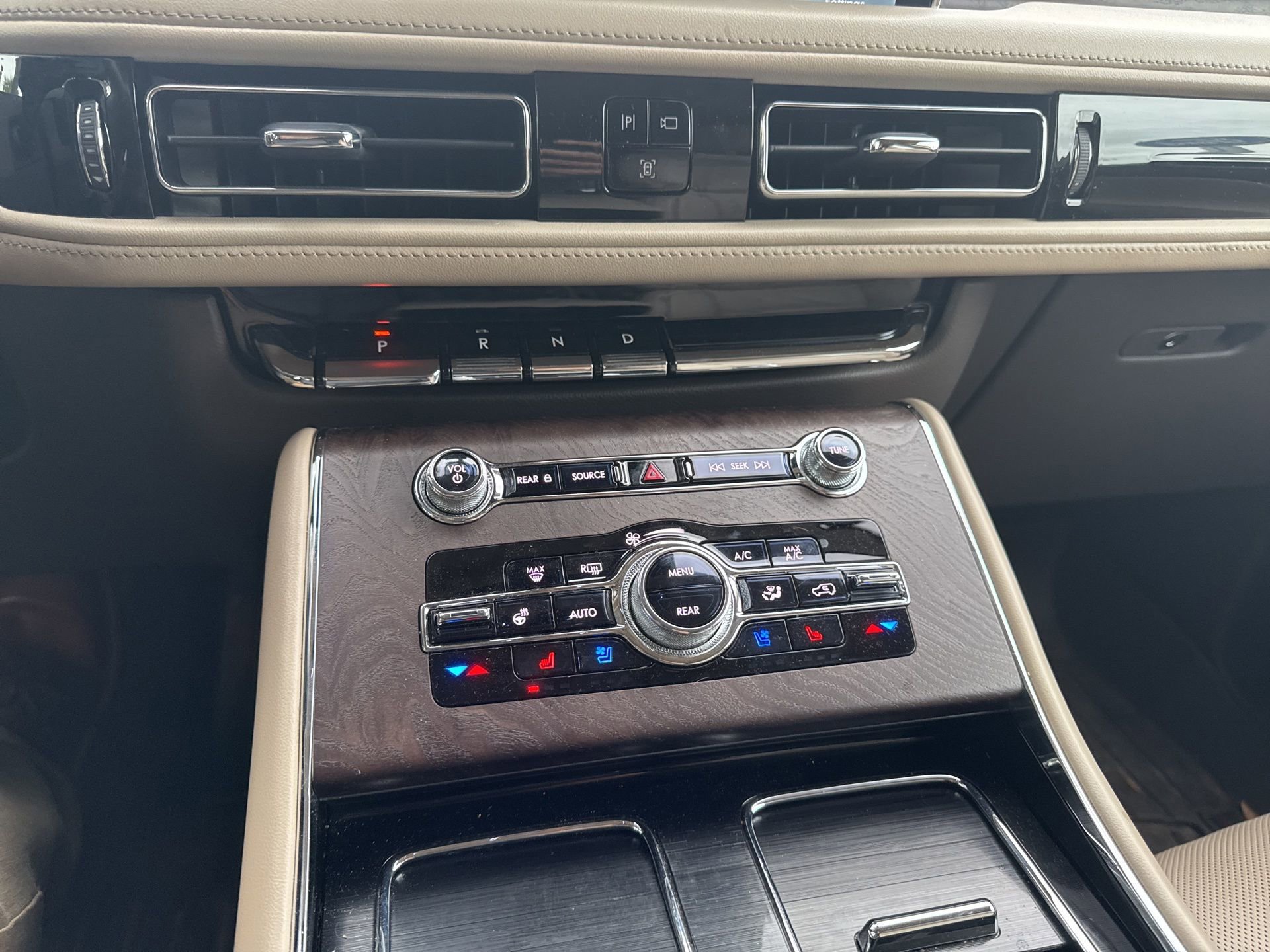 Used 2021 Lincoln Aviator Reserve w/ Equipment Group 202A image 20