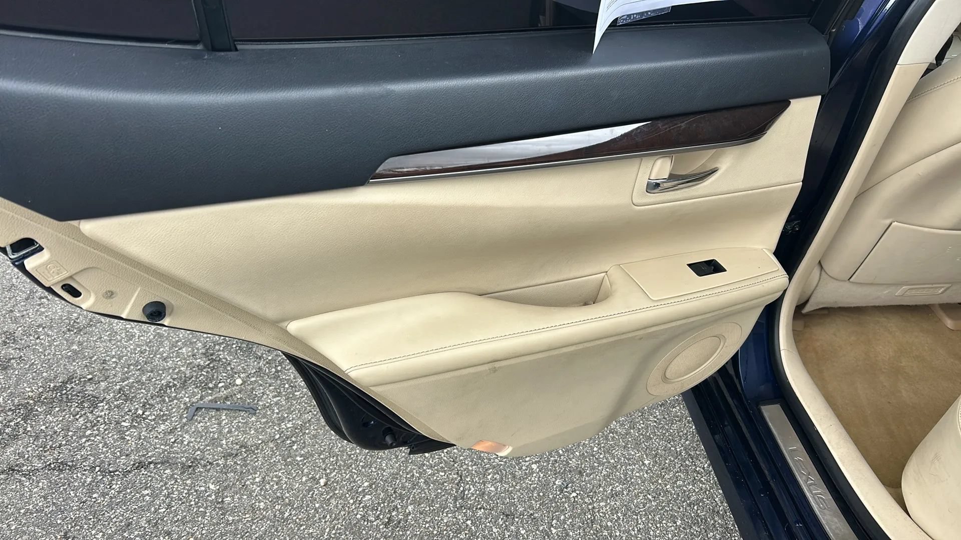 Used 2014 Lexus ES 350 w/ Premium Package FWD image 12