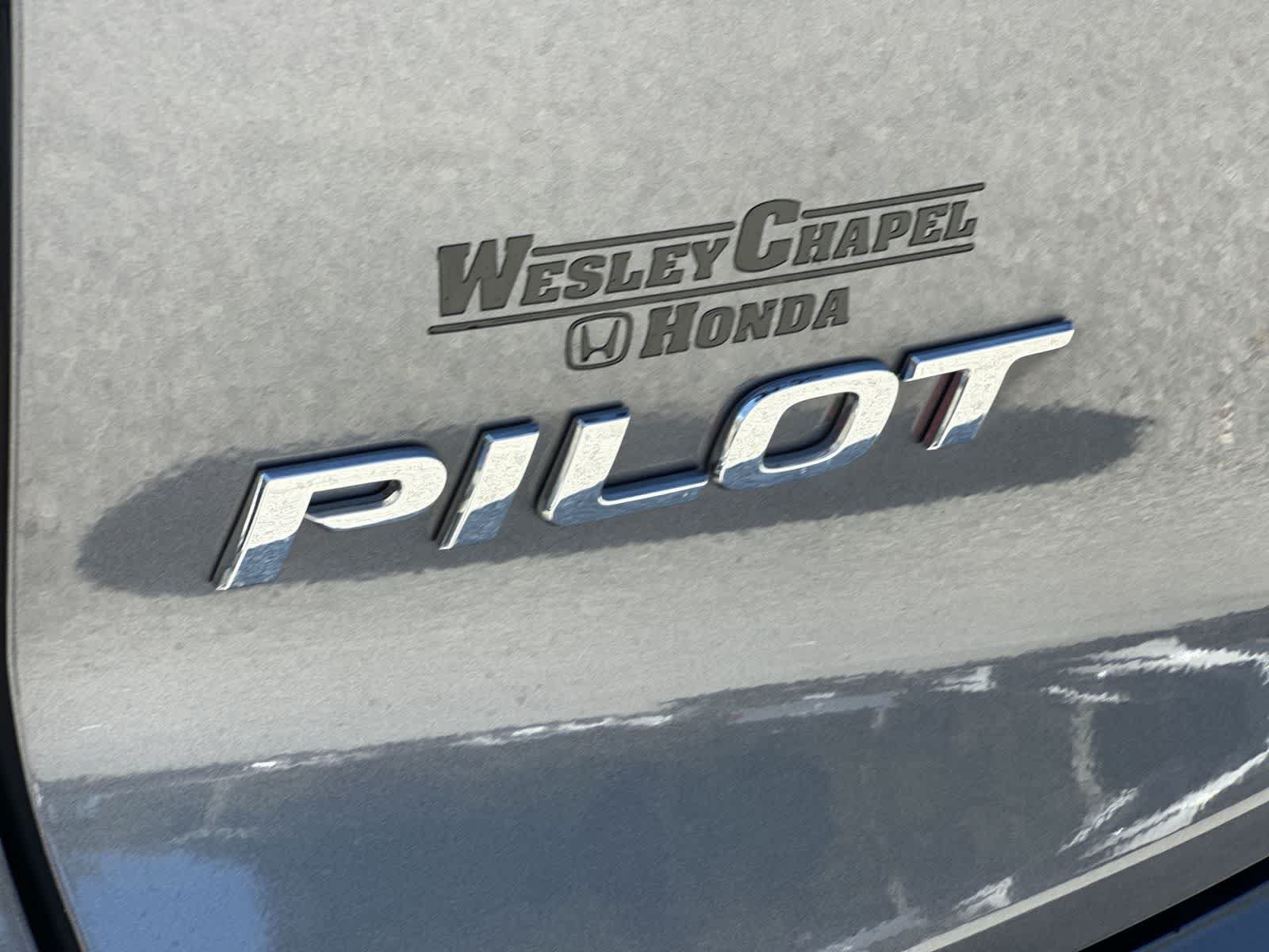 Used 2022 Honda Pilot Touring image 11