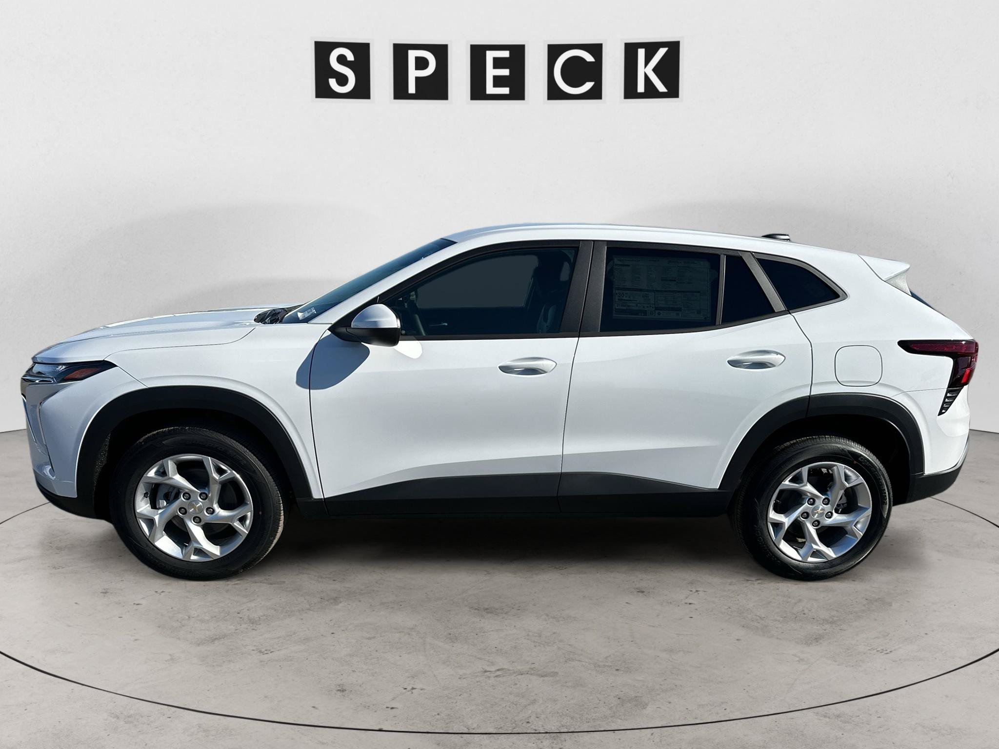 New 2026 Chevrolet Trax LS w/ LS Convenience Package FWD image 2