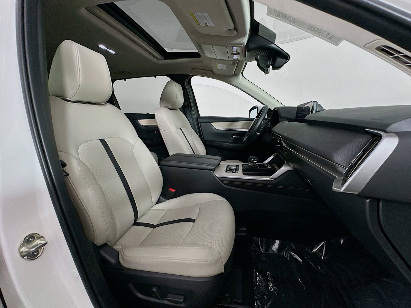 Certified 2024 MAZDA CX-90 Plug-In Hybrid w/ Preferred AWD/4WD image 30