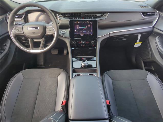 New 2025 Jeep Grand Cherokee Altitude image 12