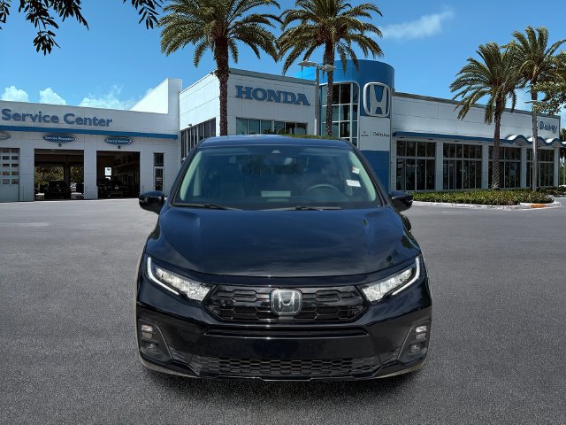 Used 2025 Honda Odyssey Touring image 3