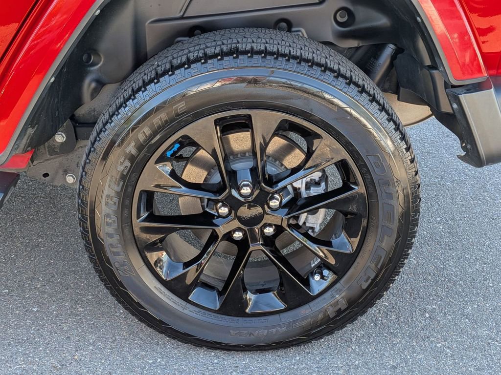 Used 2023 Jeep Wrangler Unlimited Sahara image 13