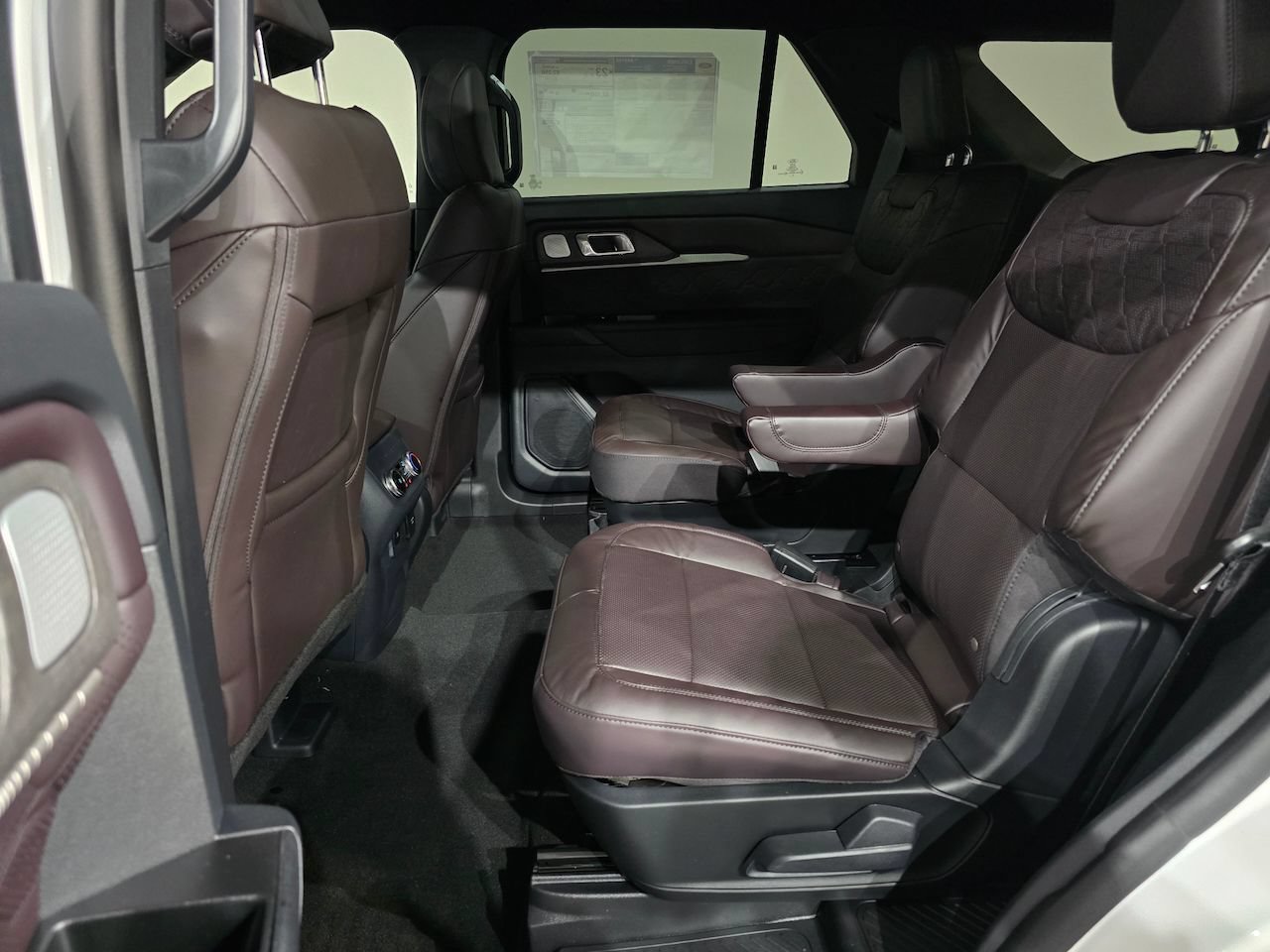 New 2026 Ford Explorer Platinum w/ LUX Leather Package AWD/4WD image 39