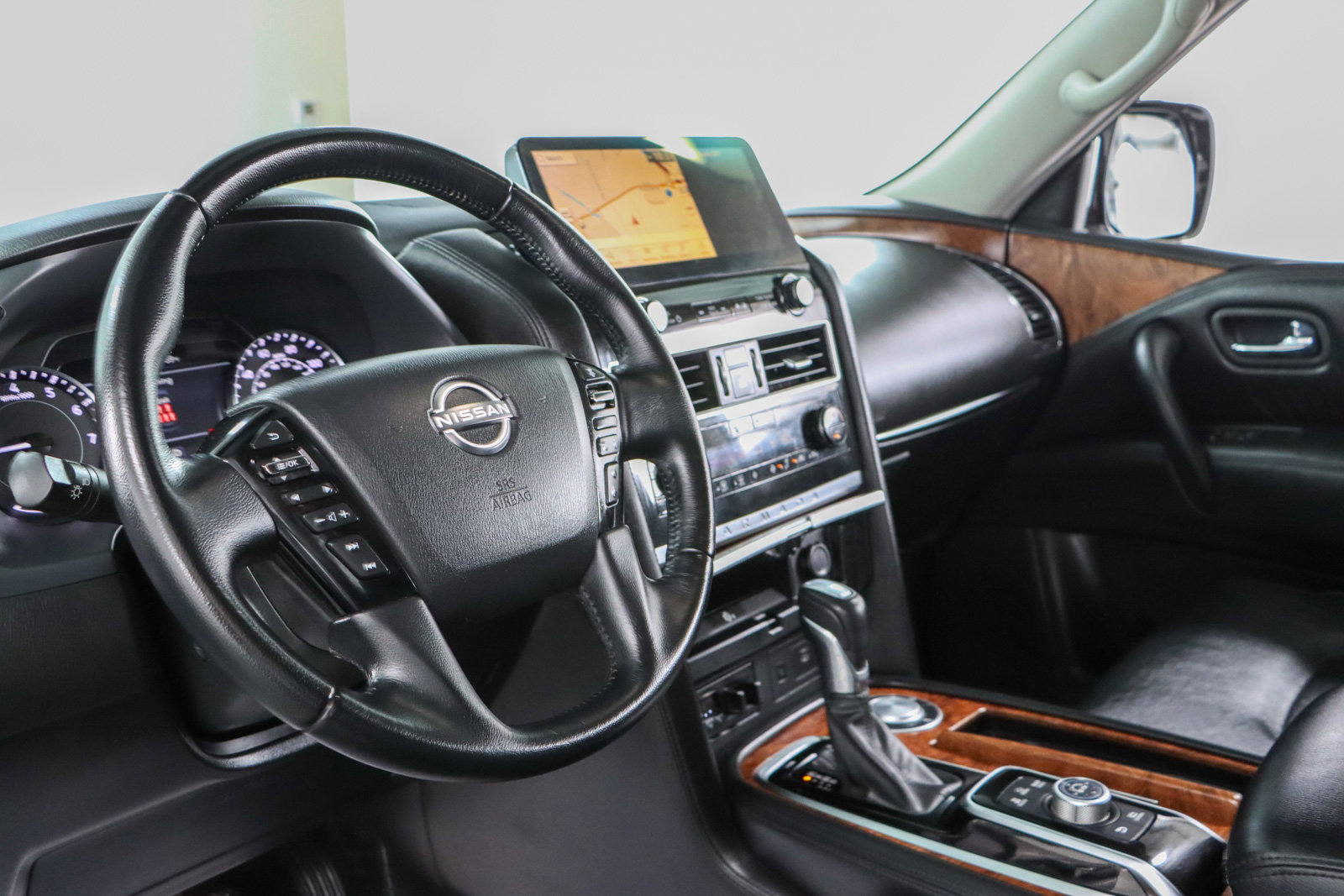 Used 2024 Nissan Armada SL w/ Captain's Chairs Package image 24