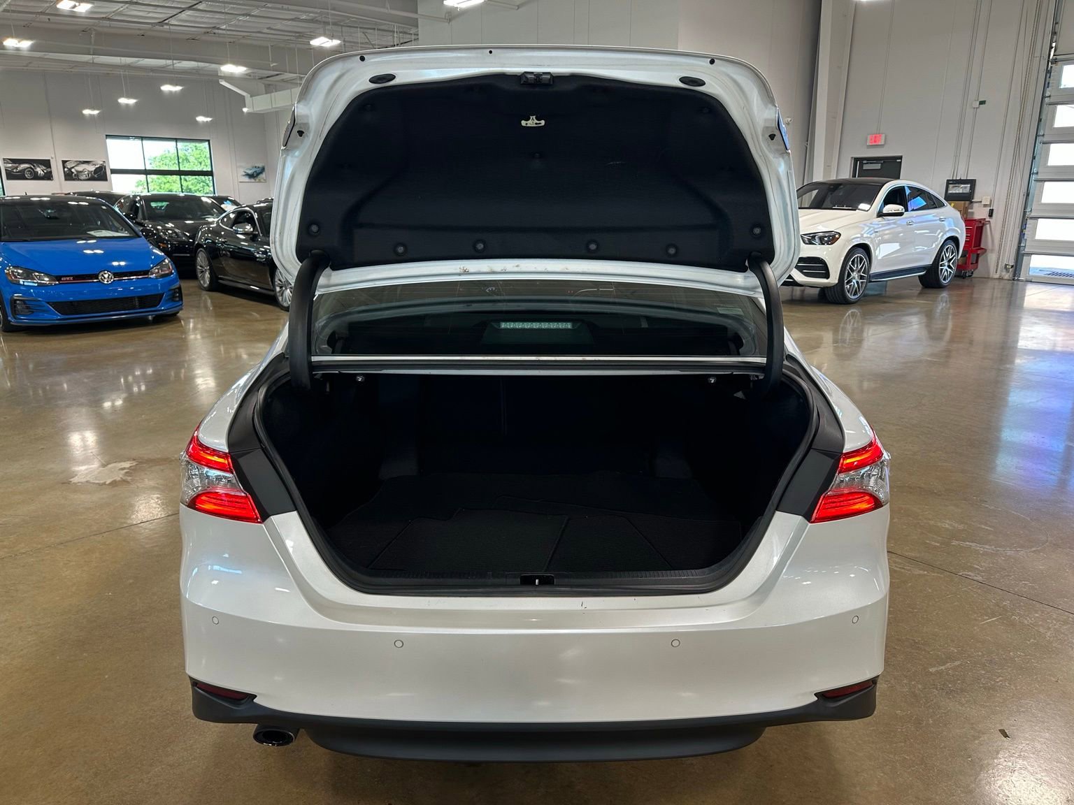 Used 2018 Toyota Camry XLE w/ Audio Package FWD image 41
