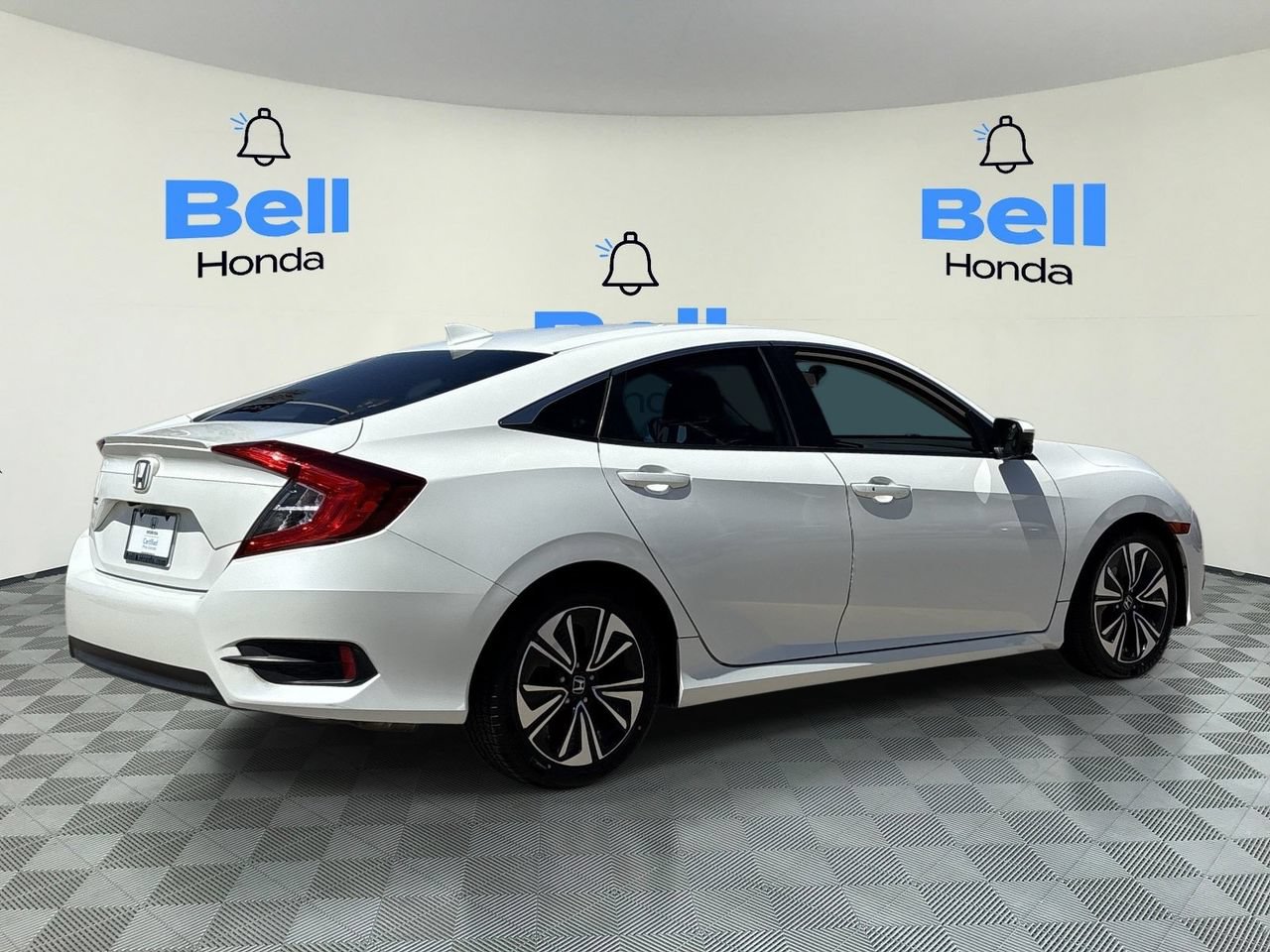 Used 2016 Honda Civic EX-T image 4