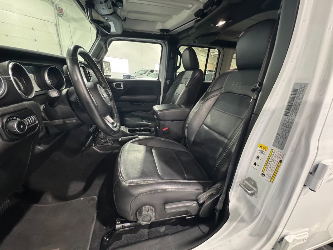 Used 2018 Jeep Wrangler Unlimited Sahara image 9