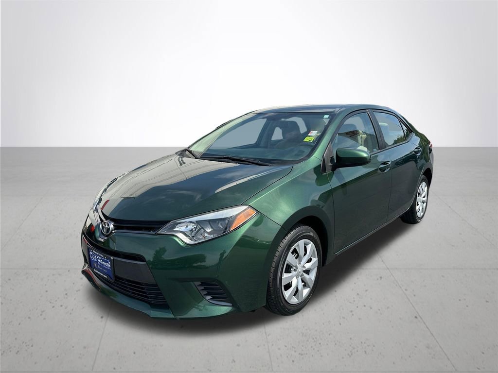 Used 2015 Toyota Corolla LE FWD image 2