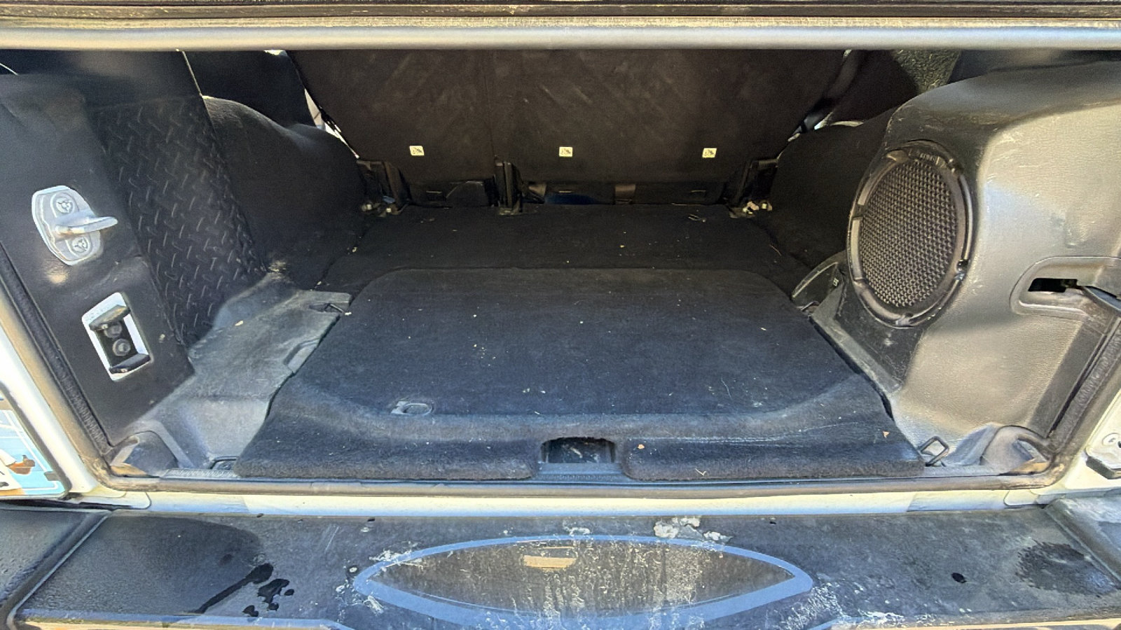 Used 2014 Jeep Wrangler Unlimited Sahara AWD/4WD image 13