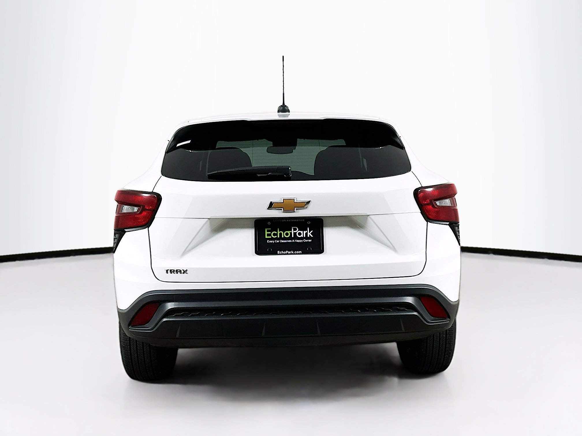 Used 2025 Chevrolet Trax LS image 7