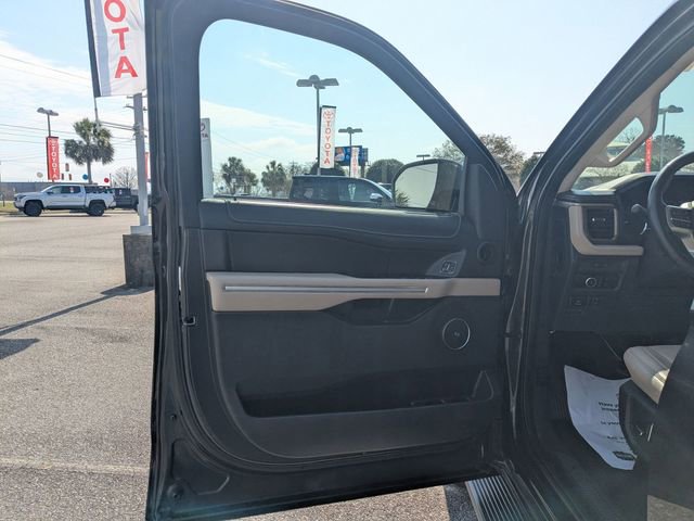 Used 2024 Ford Expedition Max Limited image 11