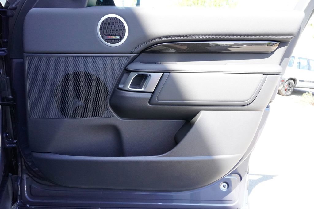 New 2026 Land Rover Discovery S AWD/4WD image 21