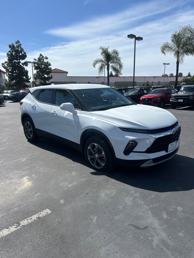 Used 2025 Chevrolet Blazer LT image 5