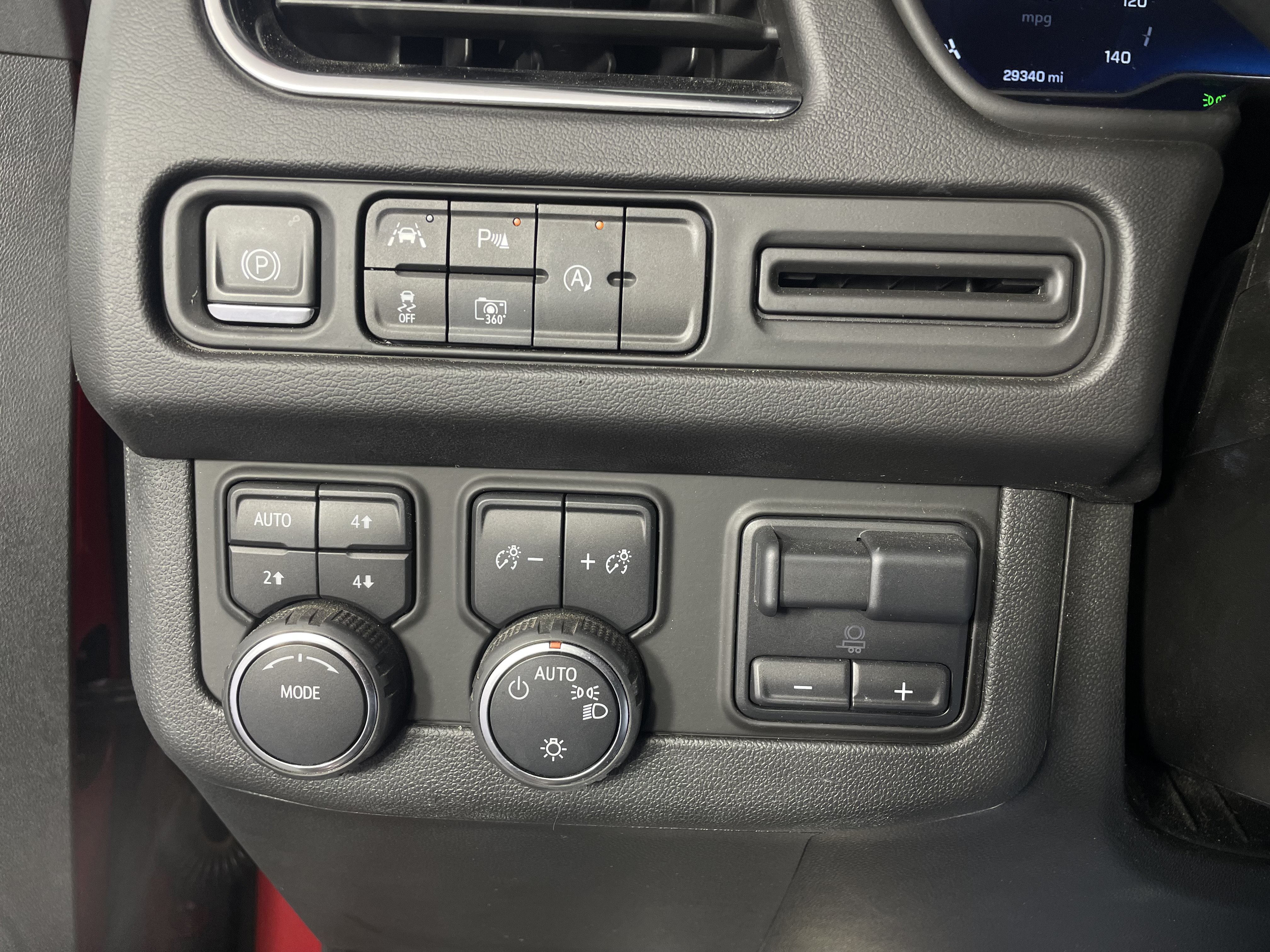 Used 2024 Chevrolet Tahoe RST w/ Luxury Package AWD/4WD image 19