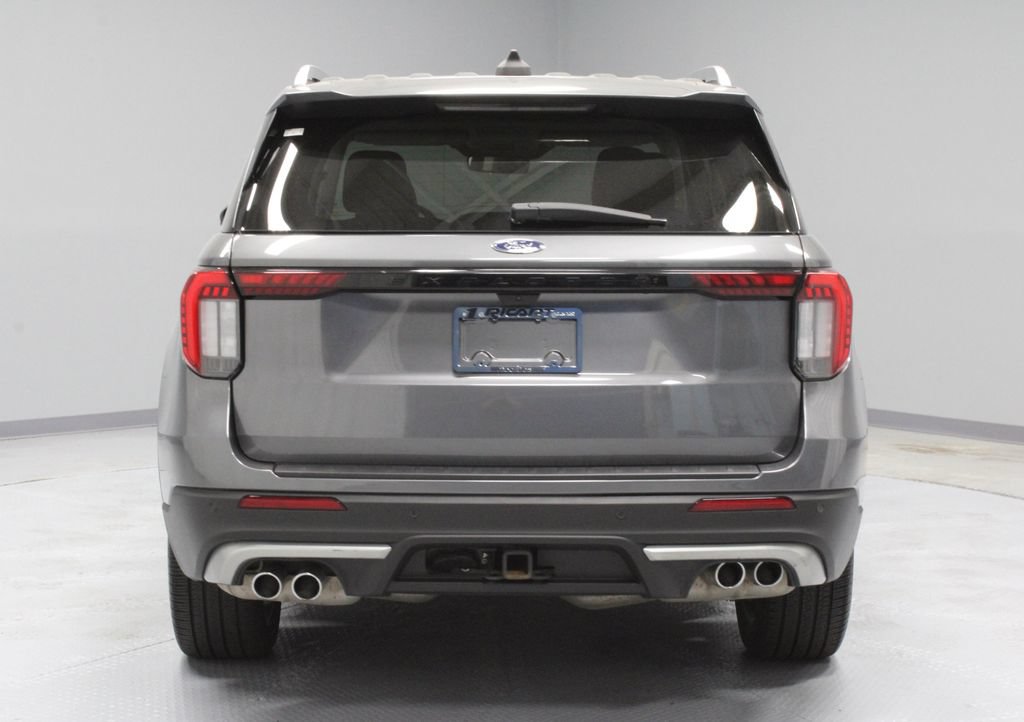 Certified 2025 Ford Explorer Platinum w/ Ultimate Package AWD/4WD image 10
