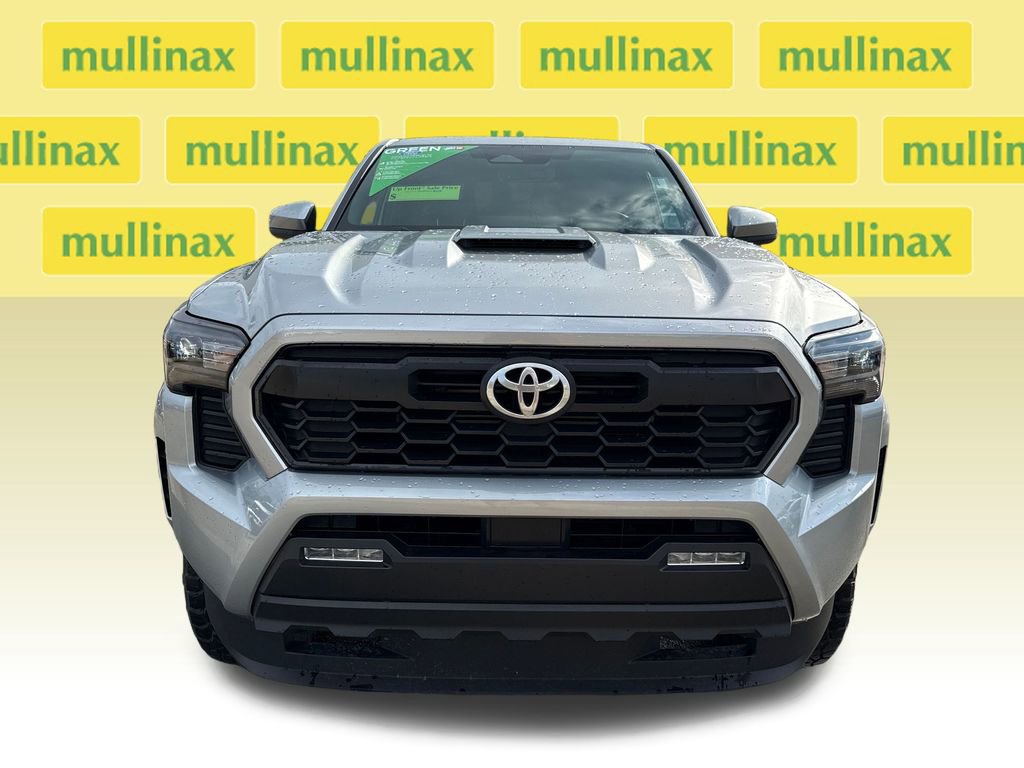 Used 2025 Toyota Tacoma TRD Sport image 9