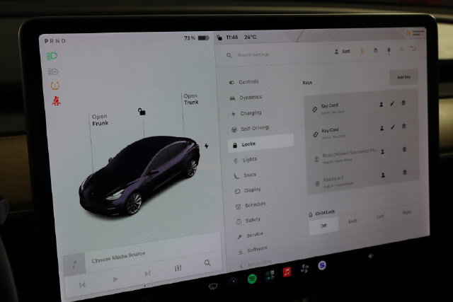 Used 2020 Tesla Model 3 Standard Range Plus RWD image 34