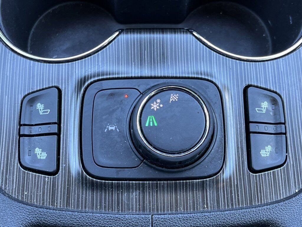 Used 2023 GMC Acadia SLT image 8