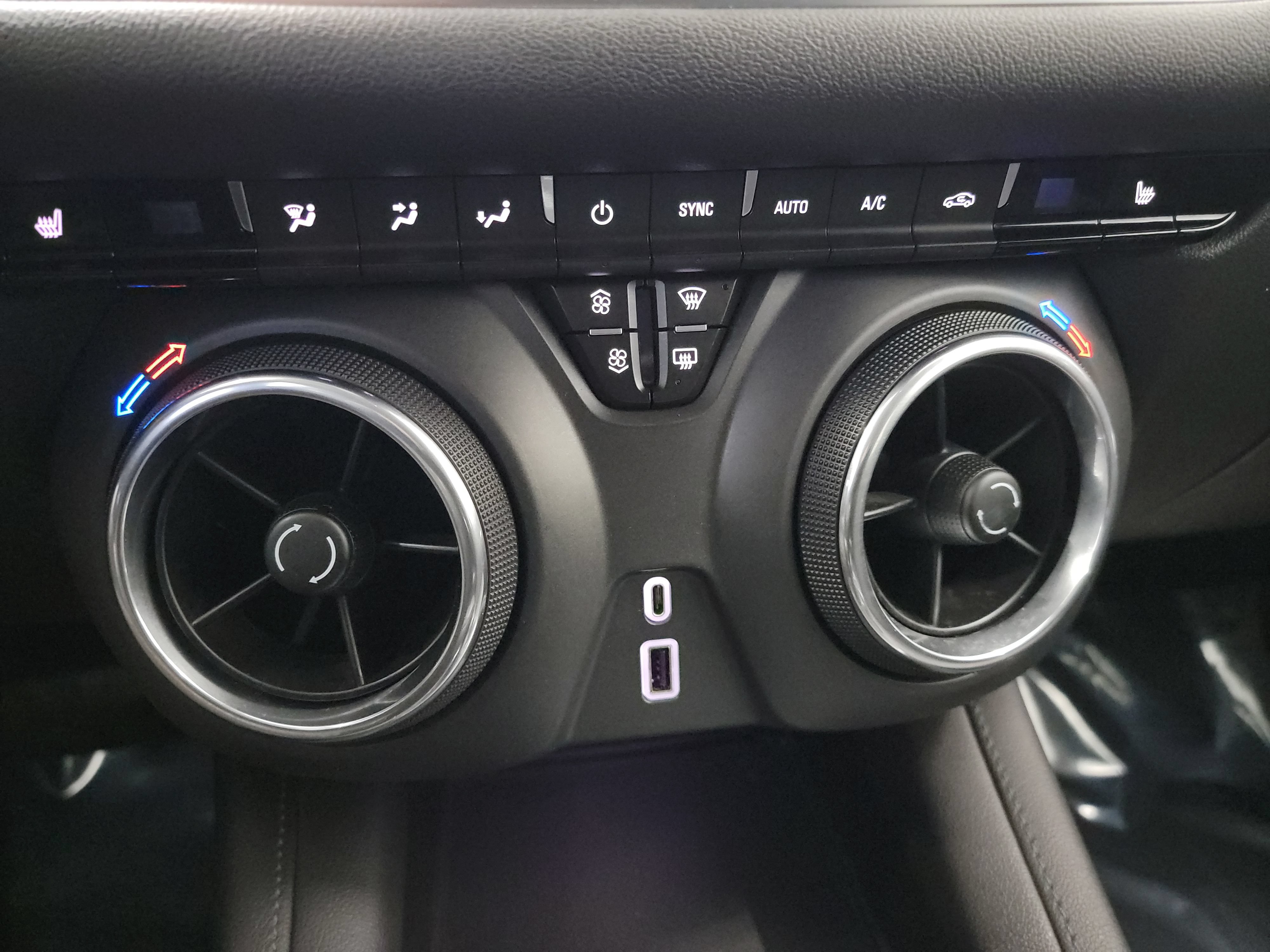 Used 2021 Chevrolet Blazer LT FWD image 21