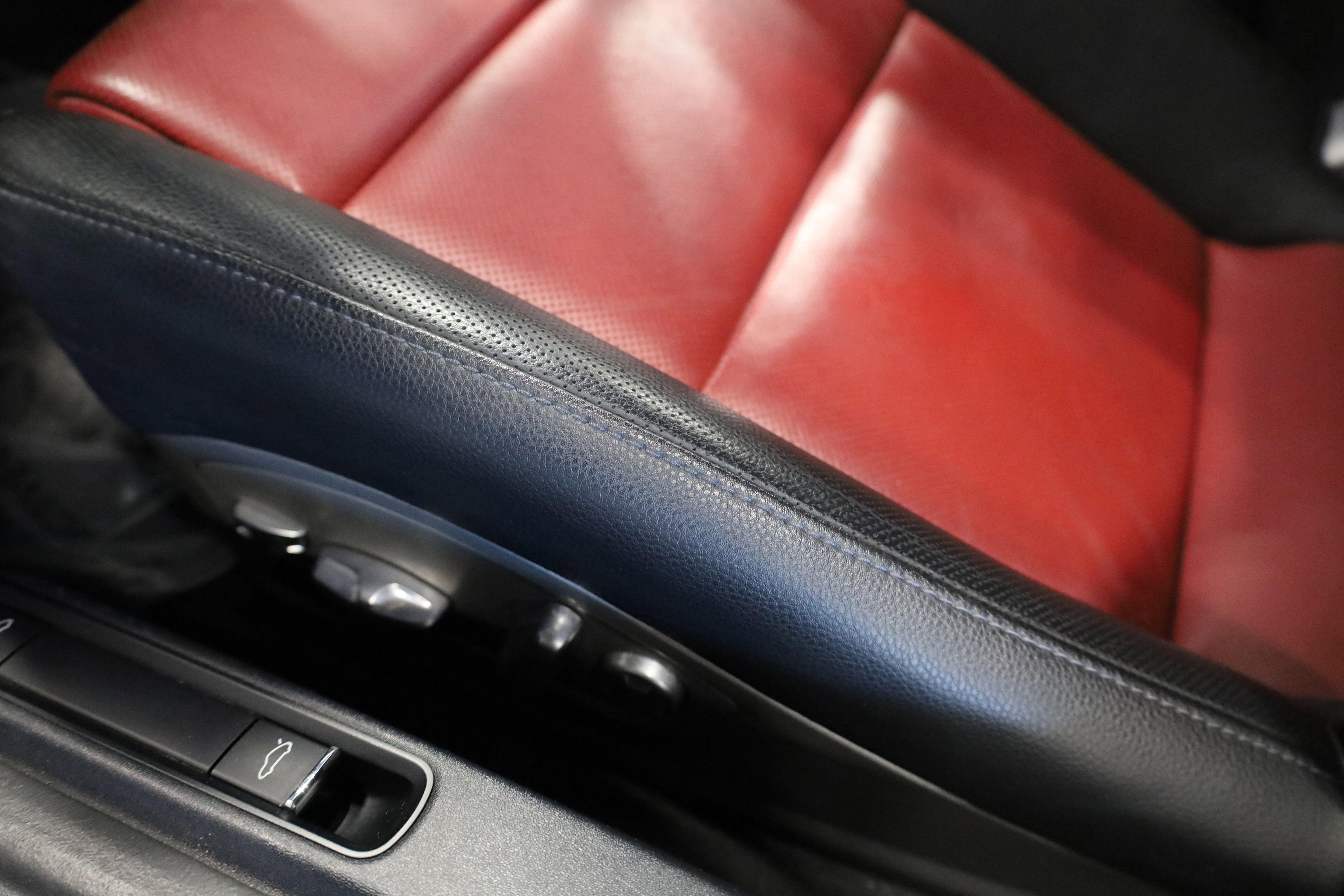 Used 2018 Porsche 718 Cayman S image 18