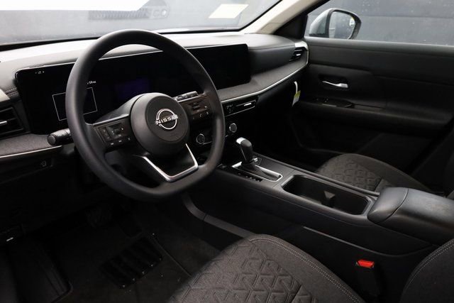 Certified 2025 Nissan Kicks SV image 10