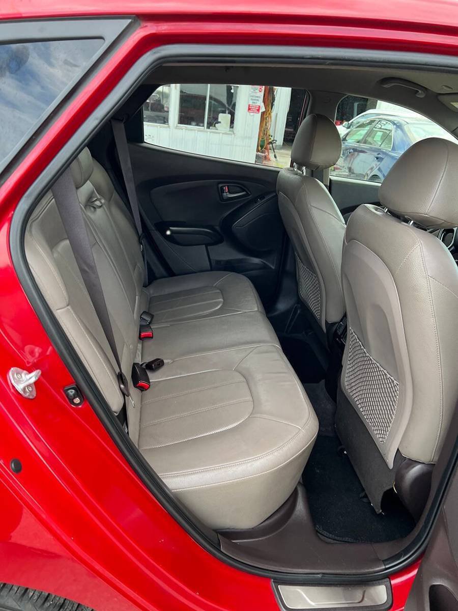Used 2014 Hyundai Tucson Limited FWD image 2