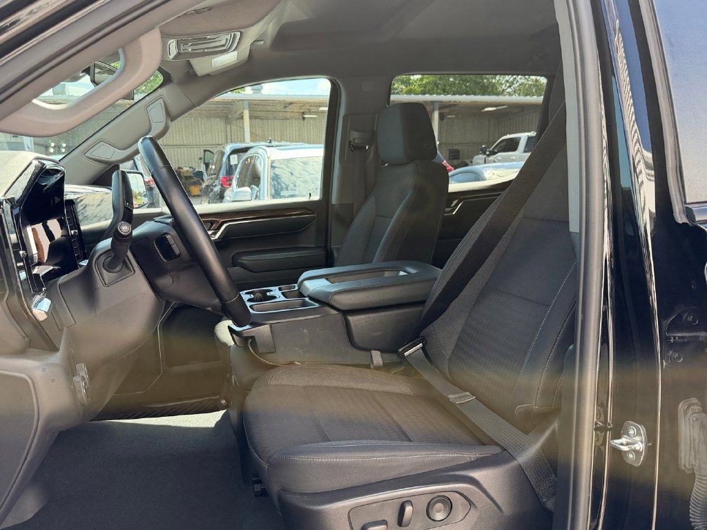 Used 2024 Chevrolet Silverado 1500 LT RWD image 10