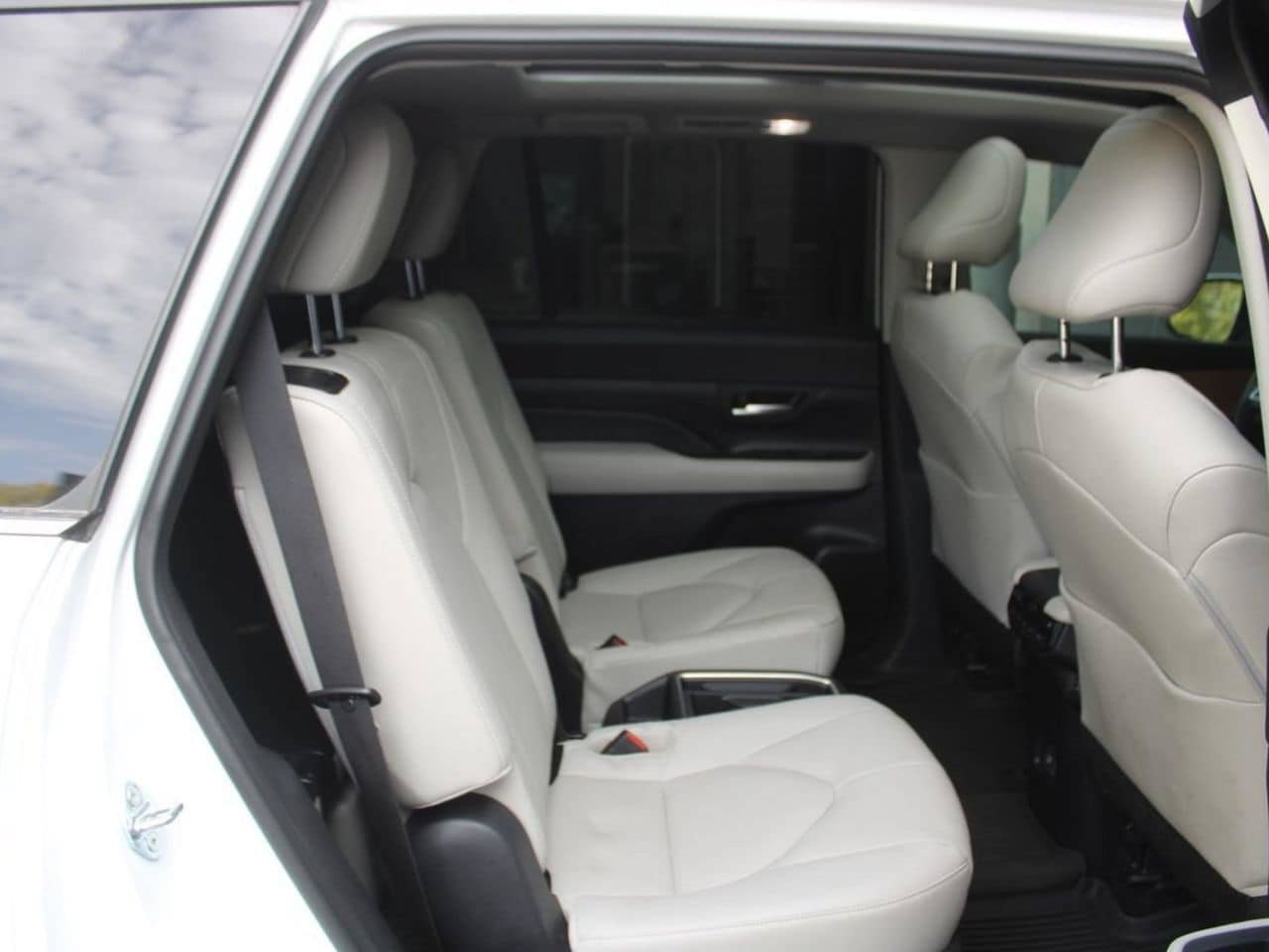 Used 2025 Toyota Grand Highlander FWD image 15