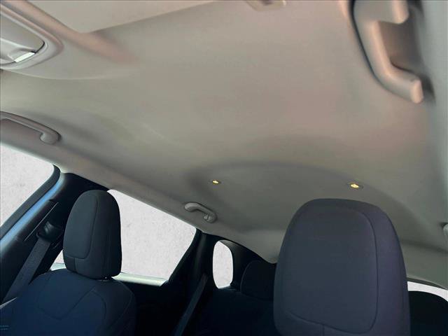 Used 2019 Jeep Cherokee Latitude w/ Popular Appearance Group FWD image 16