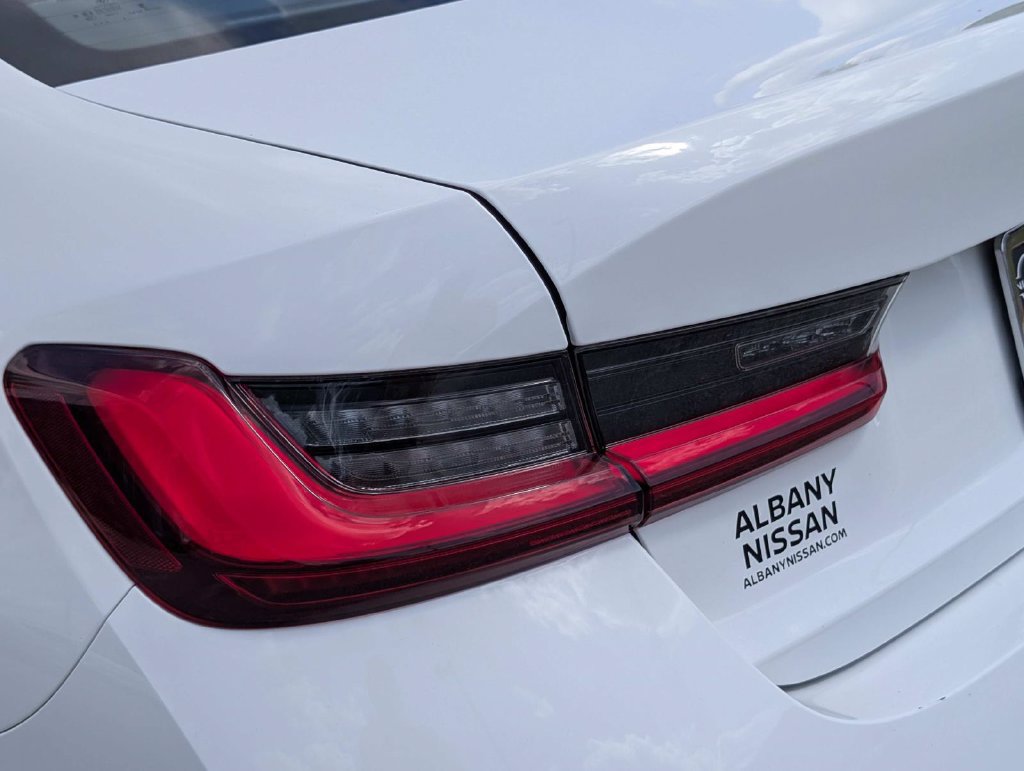 Used 2025 BMW 330i Sedan RWD image 12
