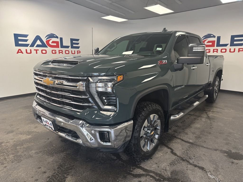 Used 2025 Chevrolet Silverado 2500 LTZ w/ LTZ Premium Package image 5