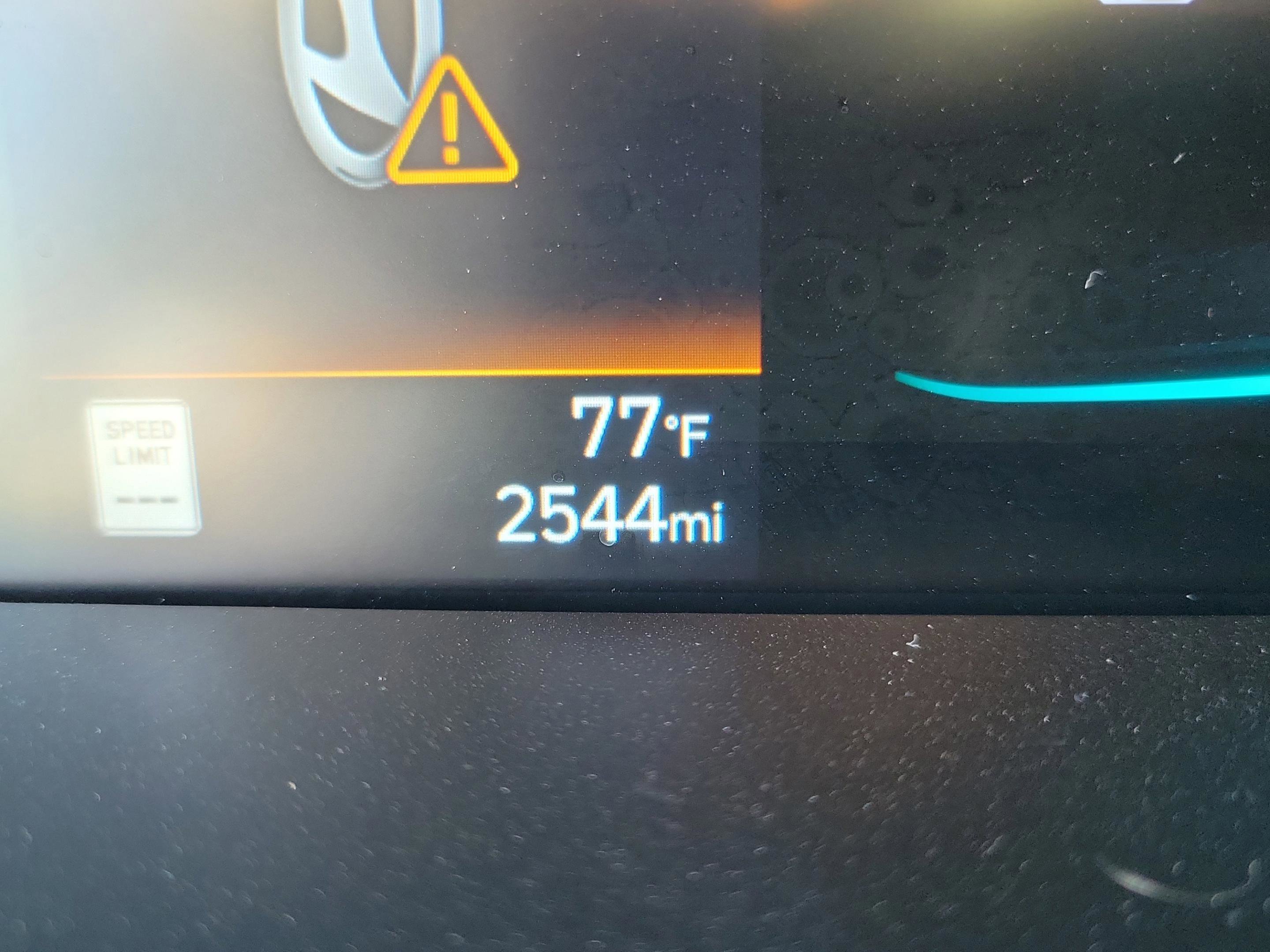 Certified 2025 Hyundai Elantra Sport image 22