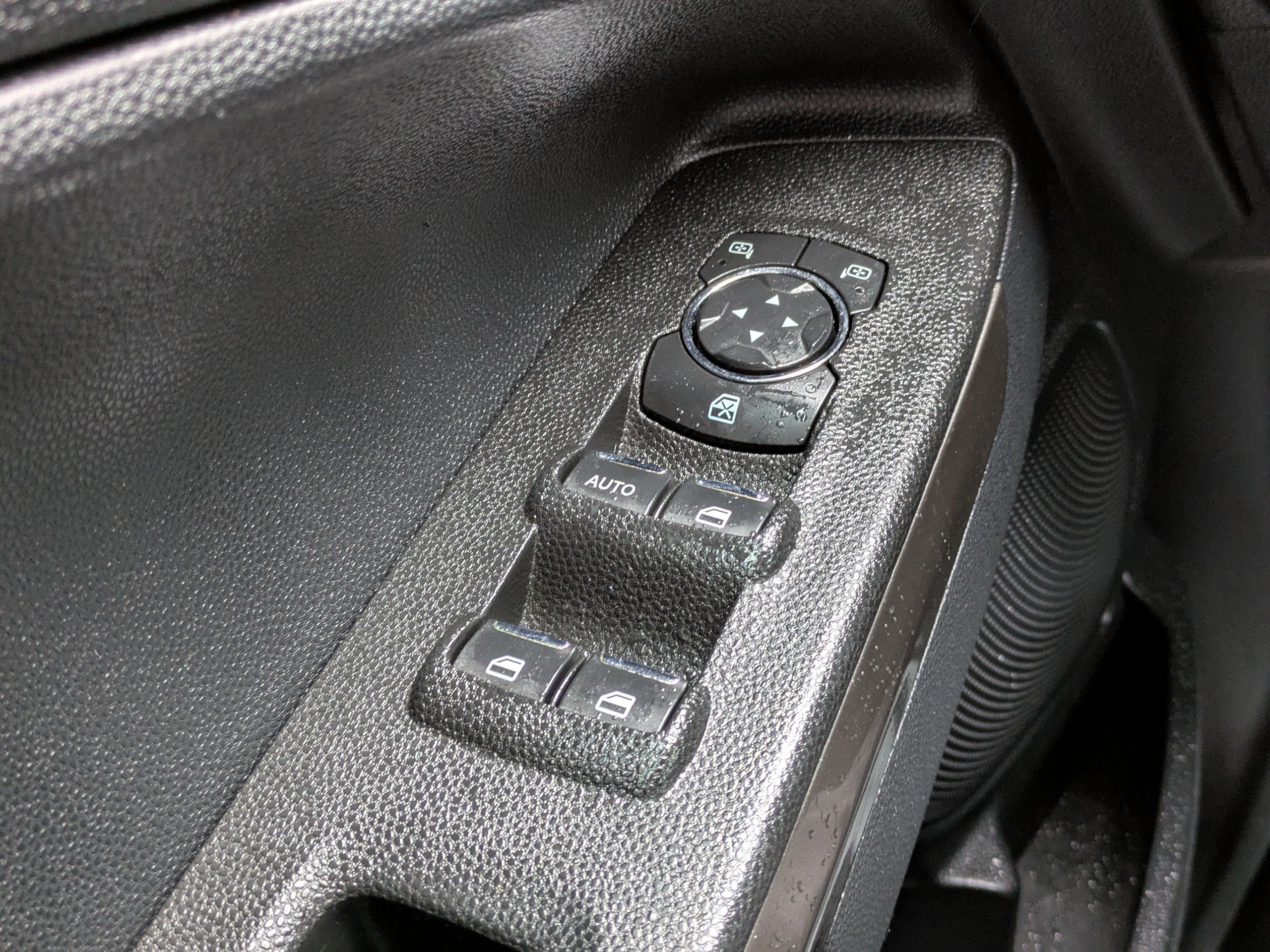 Used 2020 Ford EcoSport SE w/ SE Convenience Package image 25