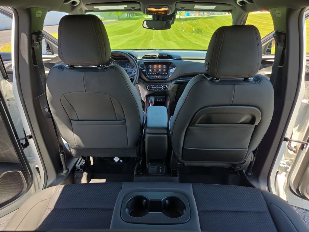 Used 2023 Chevrolet TrailBlazer RS w/ Convenience Package FWD image 28