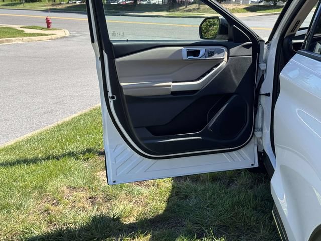 Certified 2021 Ford Explorer Limited w/ Hybrid Equipment Group 310A AWD/4WD image 14