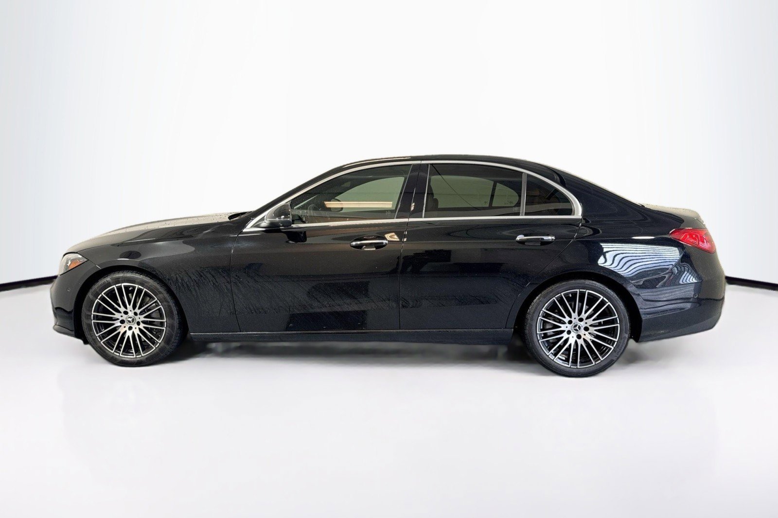 Used 2022 Mercedes-Benz C 300 Sedan image 8